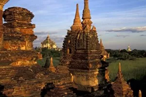 Images Dated 1st December 2004: Asia, Myanmar, Bagan. Ancient temples and pagodas at sunrise (MR)