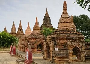 Images Dated 22nd December 2007: Asia, Myanmar (Burma), Bagan (Pagan). Various Bagan temples