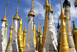 Images Dated 26th December 2007: Asia, Myanmar (Burma), Lake Inle. Buddhist stupas at In Dein near Lake Inle