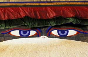 Images Dated 30th August 2007: Asia, Nepal, Khatmandu. Bouddhanath Stupa, largest in Nepal