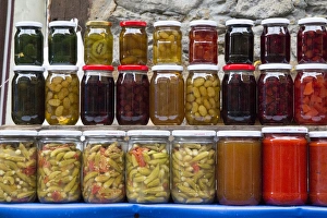 Images Dated 28th September 2014: Asia, Turkey, Bursa. Preserved fruits, pickled vegetables and pastes / sauces for sale