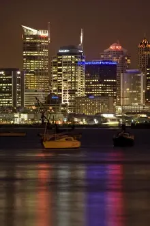 Images Dated 30th November 2006: Auckland Central Business District and Waitemata Harbour, North Island, New Zealand