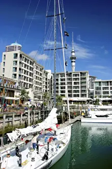 Images Dated 18th August 2004: Auckland, New Zealand. Aucklands world famous harbor and skytower as seen from the water