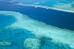 Images Dated 1st November 2007: Australia, Queensland, Whitsunday Coast, Great Barrier Reef. Aerial of the Great