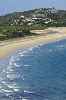 Australia, Queensland, Whitsunday Coast, Bowen. Kings Beach from Flagstaff Hill