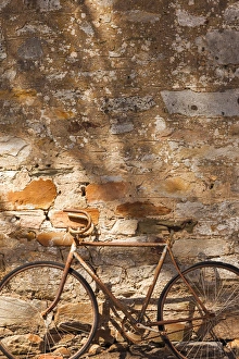 Images Dated 1st March 2014: Australia, South Australia, Clare Valley, Sevenhill, old bicycle