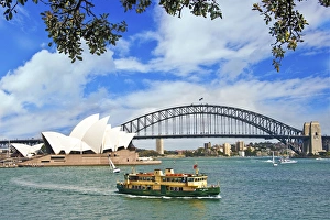 Australia, Sydney, New South Wales, Sydney harbor Bridge and Sydney Opera House