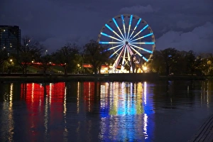 Images Dated 25th April 2009: Australia, Victoria, Melbourne, Ferris Wheel Reflected in Yarra River