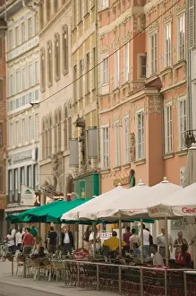 AUSTRIA-STYRIA (Stiermark)- GRAZ: Herrengasse- Pedestrian Zone Sidewalk Cafes