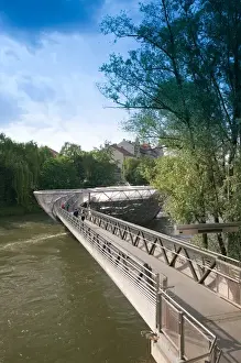 Images Dated 31st May 2004: AUSTRIA-STYRIA (Stiermark)- GRAZ: Island in the Mur / Mur Insel / Bridge built 2003