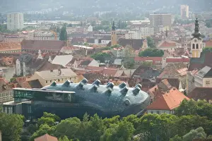Images Dated 31st May 2004: AUSTRIA-STYRIA (Stiermark)- GRAZ: Kunsthaus Graz - New Art Museum / View