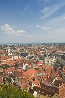 Images Dated 31st May 2004: AUSTRIA-STYRIA (Stiermark)- GRAZ: Town View with Town Hall (Rathaus) from