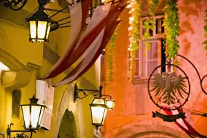 Images Dated 4th May 2004: AUSTRIA, Vienna: Fleischmarkt: Griechengasse Cafe / Evening