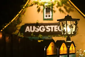 AUSTRIA-Vienna (Grinzing): Heurigen - Wine Taverns / Exterior Famous Wine Tavern