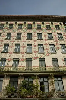 Images Dated 16th September 2009: Austria, Vienna. Historic architecture along the famous Ringstrasse