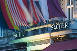 Images Dated 4th May 2004: AUSTRIA-Vienna: Hotel Sacher Exterior (Home of the Sacher Torte) / Evening