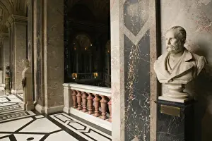 Images Dated 6th May 2004: AUSTRIA-Vienna : Kunsthistorisches Museum / Fine Arts Museum Museum Entrance
