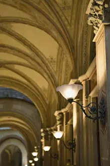 Images Dated 5th May 2004: AUSTRIA-Vienna: Palais Ferstel / Shopping Gallery Interior