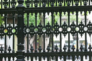 Images Dated 6th May 2004: AUSTRIA-Vienna : Park Fence Burggarten / Palace Gardens