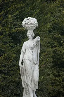 Images Dated 16th September 2009: Austria, Vienna. Schonbrunn Palace (aka Schlob Schonbrunn), Imperial Gardens, statue