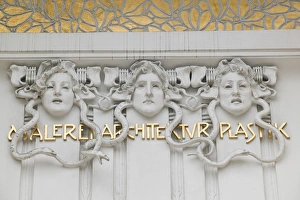 Images Dated 4th May 2004: AUSTRIA-Vienna: The Secession Building (b.1898) Muses of Painting, Architecture