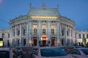 Images Dated 5th May 2004: AUSTRIA-Vienna: Vienna Burgtheater / Theater (b.1888) / Evening