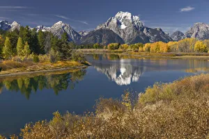 Autumn view of Mount Moran and Snake River, Grand Teton National Park, Wyoming