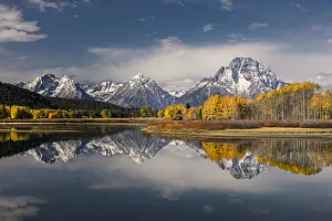 Images Dated 12th September 2020: Autumn view of Mt. Moran and reflection, Oxbow Bend, Grand Teton National Park, Wyoming