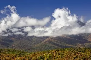 Images Dated 19th October 2006: Autumn view of Southern Appalachian Mountains from Blue Ridge Parkway, near Grandfather Mountain