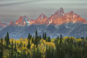 Autumn view of Teton Range at sunrise, Grand Teton National Park, Wyoming Autumn view of Teton Range at sunrise, Grand Teton National Park, Wyoming