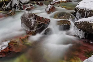 Images Dated 26th January 2022: Avalanche Creek in winter in Glacier National Park, Montana, USA