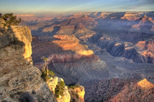 Images Dated 7th November 2012: AZ, Arizona, Grand Canyon National Park, South Rim, sunrise at Yavapai Point, with