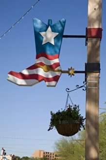 Images Dated 14th November 2007: AZ, Arizona, Scottsdale, Old Town Scottsdale, boot sign