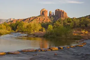 Images Dated 5th November 2007: AZ, Arizona, Sedona, Crescent Moon Recreation Area, Red Rock Crossing; Oak Creek