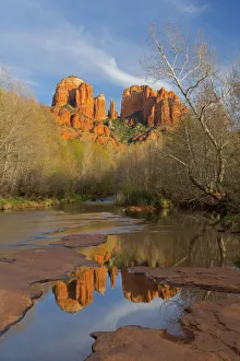 Images Dated 19th March 2016: AZ, Arizona, Sedona, Crescent Moon Recreation Area, Red Rock Crossing; Cathedral Rock