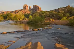 Images Dated 5th November 2007: AZ, Arizona, Sedona, Crescent Moon Recreation Area, Red Rock Crossing; Oak Creek