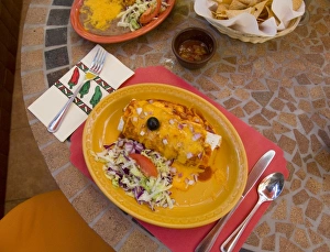 Images Dated 12th November 2007: AZ, Arizona, Sedona, Red Rock Country, colorful Mexican food