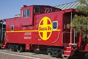 Images Dated 6th November 2007: AZ, Arizona, Williams, home of the Grand Canyon Railway, old red caboose