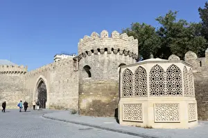 Baku Prints: Azerbaijan, Baku. Tourists heading to the entrance of the Palace of the Shirvanshahs