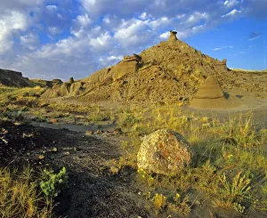 Images Dated 14th May 2010: Badlands formations