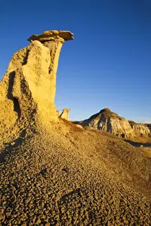 Images Dated 21st April 2009: Badlands formations in the Bisti Wilderness in San Juan County, New Mexico, USA