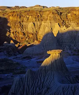 Images Dated 14th May 2010: Badlands formations at Dinosaur Provincial Park in Alberta Canada