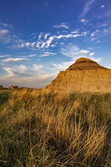Images Dated 10th June 2021: Badlands formations in Theodore Roosevelt National Park, North Dakota, USA