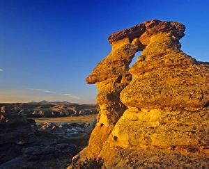Images Dated 14th May 2010: The badlands of Writing on Stone Provincial Partk in Alberta, Canada