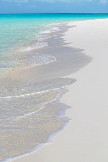 Images Dated 3rd April 2015: Bahamas, Little Exuma Island. Ocean surf and beach