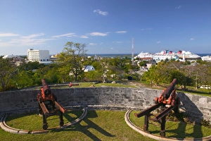 New Providence Island Prints: BAHAMAS, New Providence Island, Nassau Ft. Fincastle Cannons