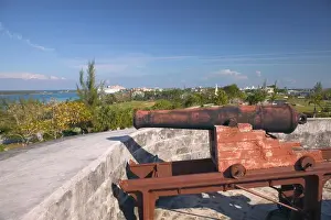 Images Dated 26th May 2011: BAHAMAS-New Providence Island-Nassau: Fort Charlotte (b. 1790) & Clifford Park