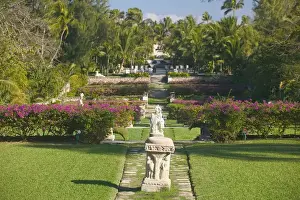 Images Dated 26th May 2011: BAHAMAS-New Providence Island-Nassau: Paradise Island- Versailles Gardens
