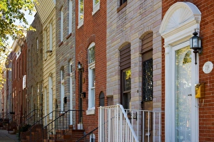 Images Dated 5th November 2004: BALTIMORE, MARYLAND. USA. Row houses. Fells Point neighborhood