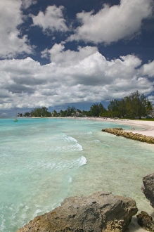 Images Dated 21st December 2005: BARBADOS, Rockley, View of Rockley Beach